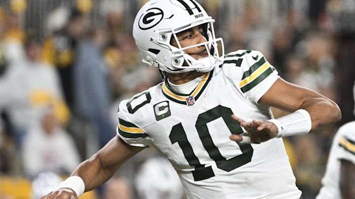 Green Bay Packers quarterback Jordan Love (10) passes against the Pittsburgh Steelers during the second quarter. Green Bay Packers quarterback Jordan Love (10) passes against the Pittsburgh Steelers during the second quarter.