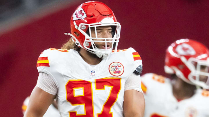  Kansas City Chiefs defensive end Ashton Gillotte (97) against the Arizona Cardinals during a preseason NFL game at State Farm Stadium.