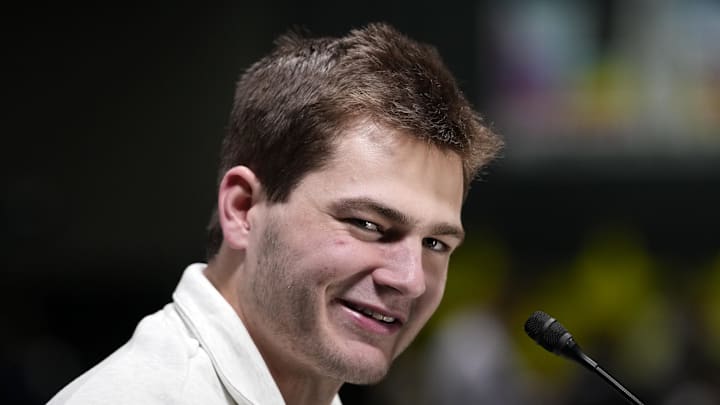 New England Patriots quarterback Drake Maye (10).