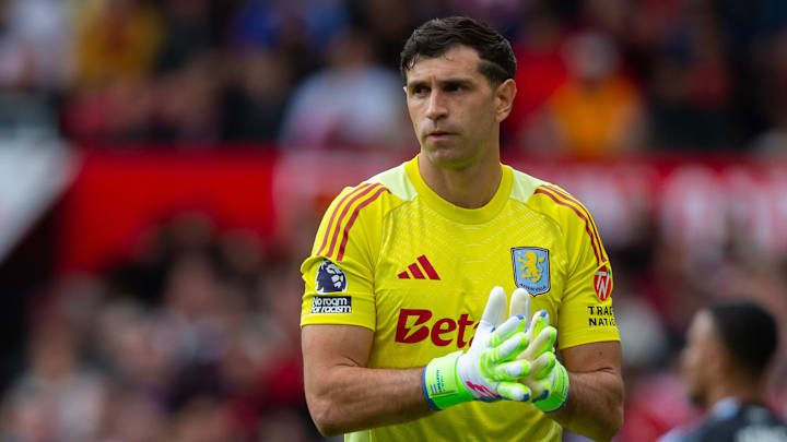 Emiliano Martínez is linked with Man Utd.