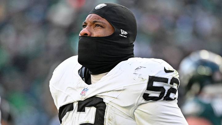 Las Vegas Raiders linebacker Elandon Roberts Las Vegas Raiders linebacker Elandon Roberts