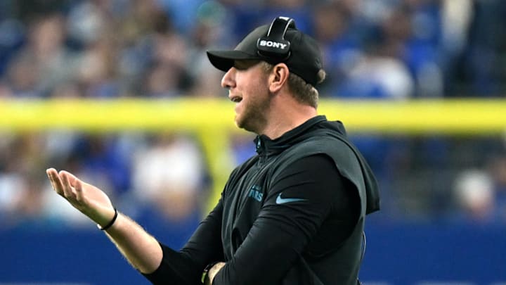 Dec 28, 2025; Indianapolis, Indiana, USA; Jacksonville Jaguars head coach Liam Coen during the second half against the Indianapolis Colts at Lucas Oil Stadium. Dec 28, 2025; Indianapolis, Indiana, USA; Jacksonville Jaguars head coach Liam Coen during the second half against the Indianapolis Colts at Lucas Oil Stadium.