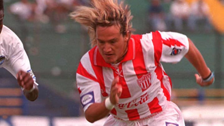 Luis 'El Matador' Hernández reveló que una vez fue buscado por Chivas, pero le pedían que se cortara el cabello, algo que no aceptó.
