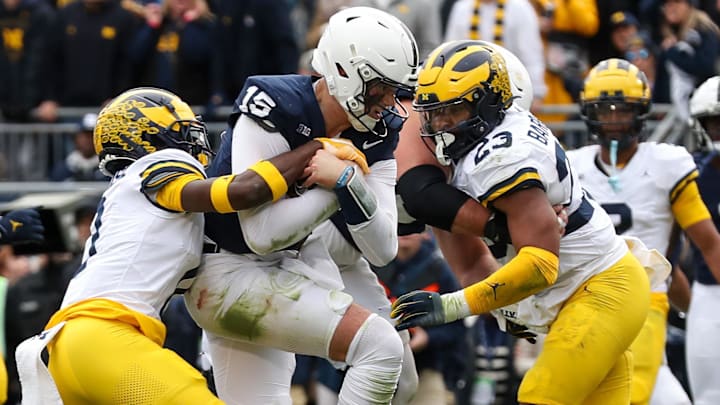 Nov 11, 2023; University Park, Pennsylvania, USA; Penn State Nittany Lions quarterback Drew Allar (15) runs the ball against the Michigan Wolverines during the second quarter at Beaver Stadium. Michigan won 24-15. Mandatory Credit: Matthew O'Haren-Imagn Images