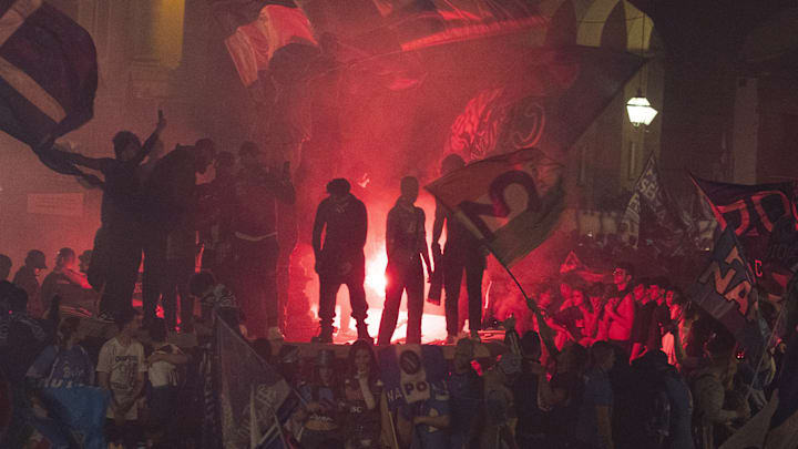 Naples se réveille dans la douleur après une nuit de fête