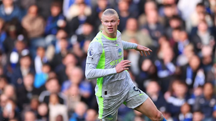 Pour Erling Haaland, le choc contre Arsenal a déjà commencé. 