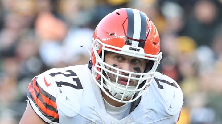 Cleveland Browns right guard Wyatt Teller