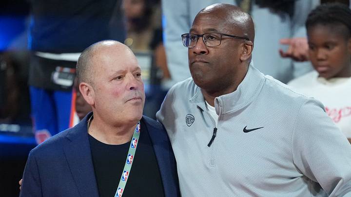 Dec 16, 2025; Las Vegas, Nevada, USA; New York Knicks president Leon Rose (left) and coach Mike Brown embrace after the Emirates NBA Cup Final against the San Antonio Spurs at T-Mobile Arena. Mandatory Credit: Kirby Lee-Imagn Images Dec 16, 2025; Las Vegas, Nevada, USA; New York Knicks president Leon Rose (left) and coach Mike Brown embrace after the Emirates NBA Cup Final against the San Antonio Spurs at T-Mobile Arena. Mandatory Credit: Kirby Lee-Imagn Images