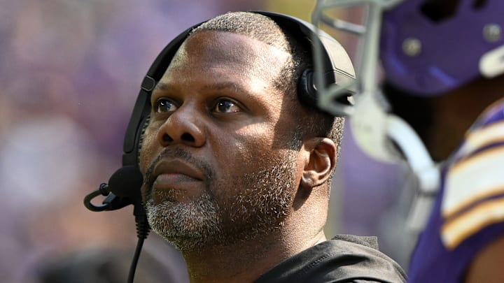 Washington Commanders defensive coordinator Daronte Jones Washington Commanders defensive coordinator Daronte Jones