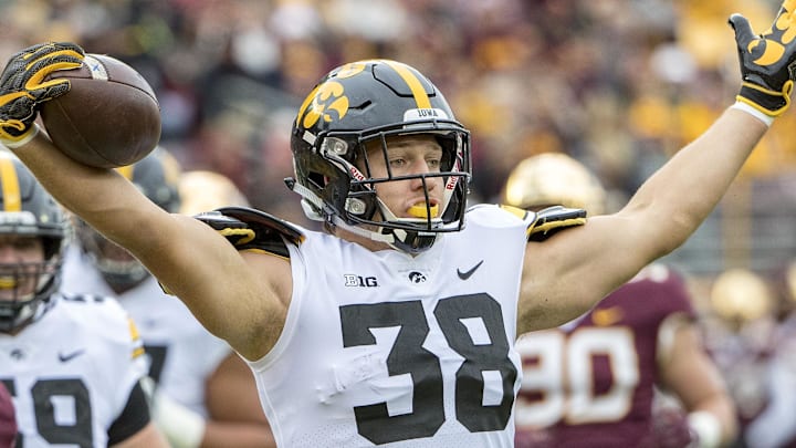 Oct 6, 2018; Minneapolis, MN, USA; Iowa Hawkeyes tight end T.J. Hockenson (38) celebrates after scoring a touchdown against the Minnesota Golden Gophers in the first quarter at TCF Bank Stadium. Mandatory Credit: Jesse Johnson-Imagn Images