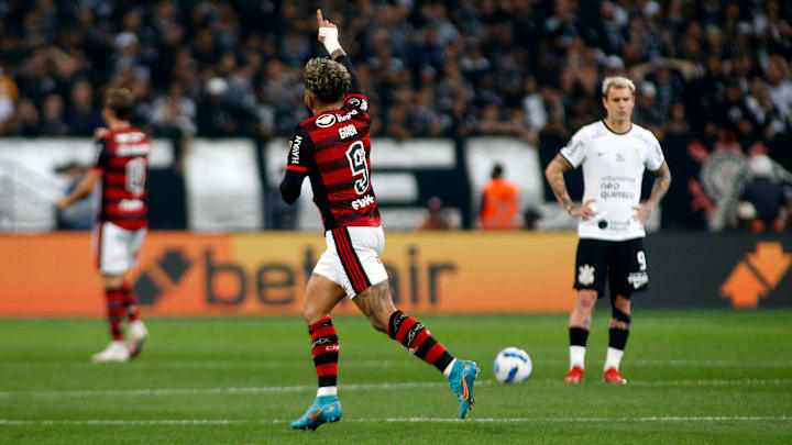 Flamengo de Gabigol encaminhou vaga à semifinal com vitória tranquila na Neo Química Arena