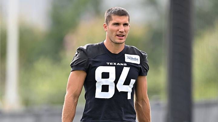 Jun 9, 2026; Houston, Texas, USA; Houston Texans wide receiver Justin Watson arrives for the team’s minicamp at Houston Methodist Training Center. Mandatory Credit: Maria Lysaker-Imagn Images