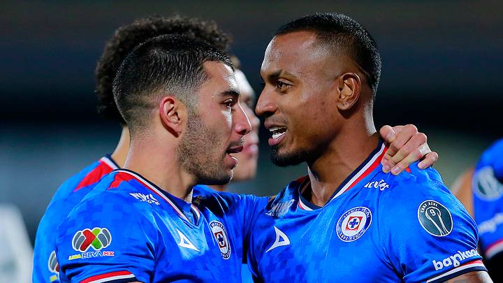 Cruz Azul v Chivas - Playoffs Torneo Apertura 2025 Liga MX Cruz Azul v Chivas - Playoffs Torneo Apertura 2025 Liga MX