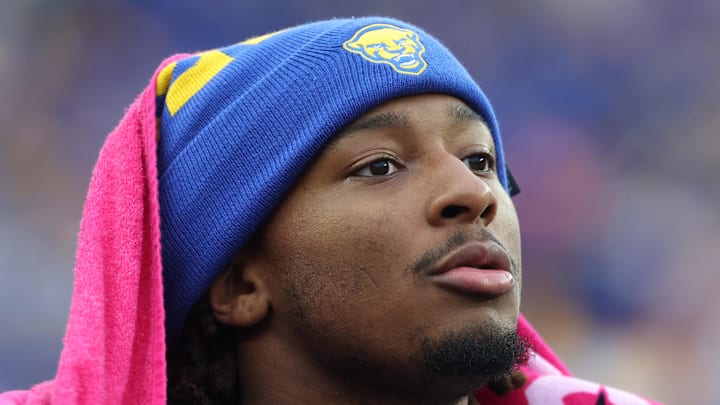  Pittsburgh Panthers linebacker Kyle Louis