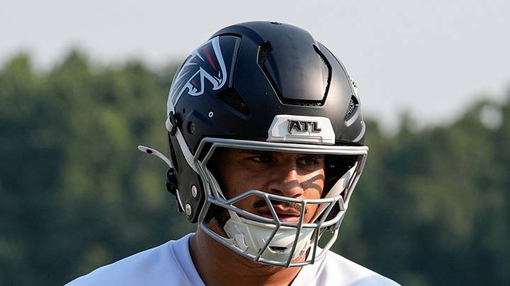 Atlanta Falcons linebacker Bralen Trice 