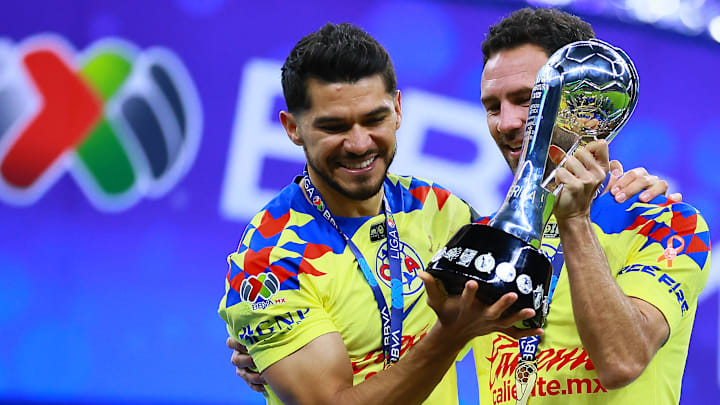 América cerró una gran campaña alzando el título del Apertura 2023. América cerró una gran campaña alzando el título del Apertura 2023.