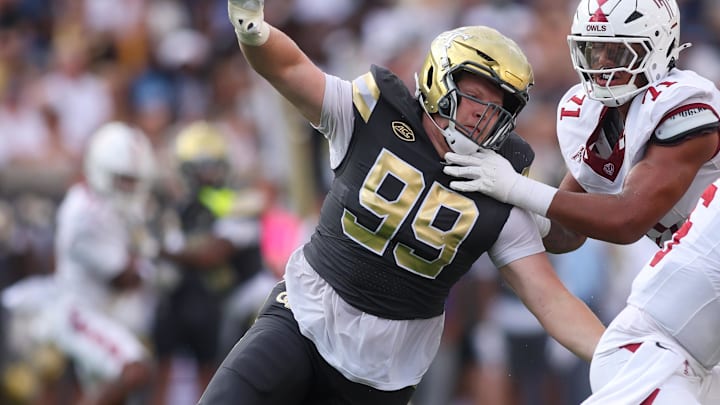 Chicago Bears 6th-round pick Jordan van den Berg