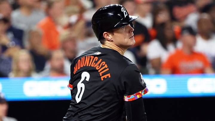 Sep 19, 2025; Baltimore, Maryland, USA; Baltimore Orioles first baseman Ryan Mountcastle (6) hits a sacrifice fly to score a run during the sixth inning against the New York Yankees at Oriole Park at Camden Yards. Mandatory Credit: Daniel Kucin Jr.-Imagn Images