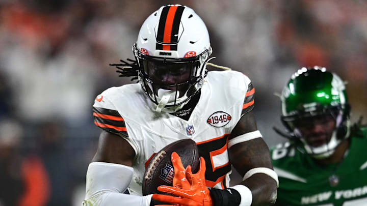 Dec 28, 2023; Cleveland, Ohio, USA; Cleveland Browns tight end David Njoku (85) runs with the ball after a catch while tackled by New York Jets safety Tony Adams (bottom) during the first half at Cleveland Browns Stadium. Mandatory Credit: Ken Blaze-Imagn Images Dec 28, 2023; Cleveland, Ohio, USA; Cleveland Browns tight end David Njoku (85) runs with the ball after a catch while tackled by New York Jets safety Tony Adams (bottom) during the first half at Cleveland Browns Stadium. Mandatory Credit: Ken Blaze-Imagn Images