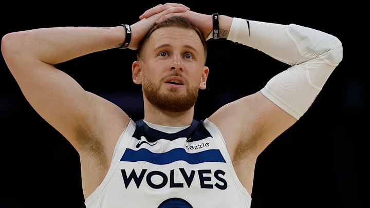 Minnesota TImberwolves v Los Angeles Lakers