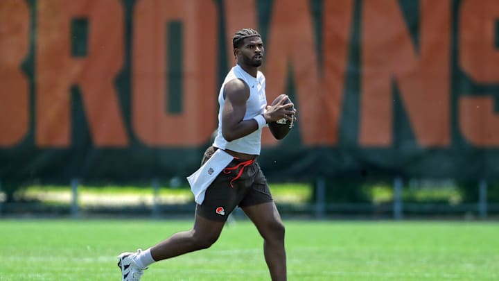 Cleveland Browns quarterback Shedeur Sanders puts in extra work after practice during NFL minicamp, Wednesday, June 11, 2025, in Berea, Ohio. Cleveland Browns quarterback Shedeur Sanders puts in extra work after practice during NFL minicamp, Wednesday, June 11, 2025, in Berea, Ohio.