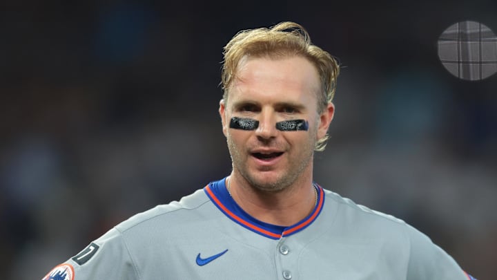 Sep 28, 2025; Miami, Florida, USA; New York Mets first baseman Pete Alonso (20) reacts while standing next to shortstop Francisco Lindor (12) after his at bat against the Miami Marlins during the fifth inning at loanDepot Park. Mandatory Credit: Sam Navarro-Imagn Images