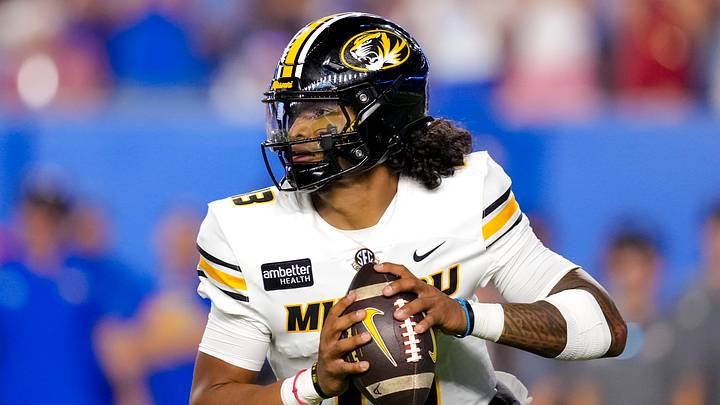Missouri Tigers quarterback Austin Simmons Missouri Tigers quarterback Austin Simmons