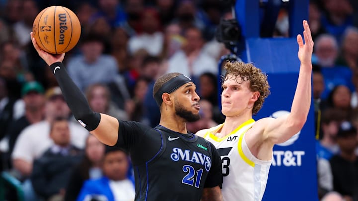 Mar 21, 2024; Dallas, Texas, USA; Dallas Mavericks center Daniel Gafford (21) looks to pass as Utah Jazz forward Lauri Markkanen (23) defends during the second half at American Airlines Center. Mandatory Credit: Kevin Jairaj-Imagn Images Mar 21, 2024; Dallas, Texas, USA; Dallas Mavericks center Daniel Gafford (21) looks to pass as Utah Jazz forward Lauri Markkanen (23) defends during the second half at American Airlines Center. Mandatory Credit: Kevin Jairaj-Imagn Images