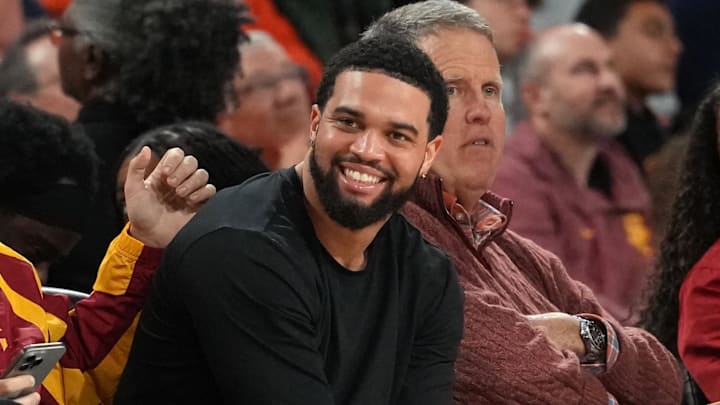 Feb 18, 2026; Los Angeles, California, USA; Chicago Bears quarterback Caleb Williams watches in the second half of the game between the Illinois Fighting Illini and the Southern California Trojans at Galen Center. Mandatory Credit: Kirby Lee-Imagn Images