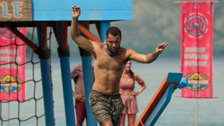 “Lovable Losers” – An unprecedented medical emergency leaves the castaways shaken. A second beware advantage is found in the game, and its finder must earn their vote back before it’s too late, on SURVIVOR, Wednesday, Oct. 8 (8:00-9:30 PM, ET/PT) - Credit: CBS