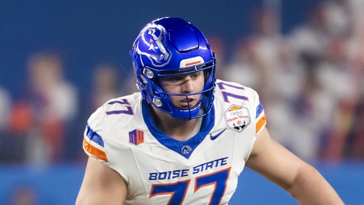 Boise State Broncos offensive tackle Kage Casey