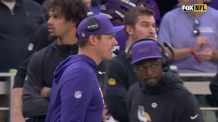Vikings head coach Kevin O'Connell and special teams coordinator Matt Daniels after the Bears' critical kick return.