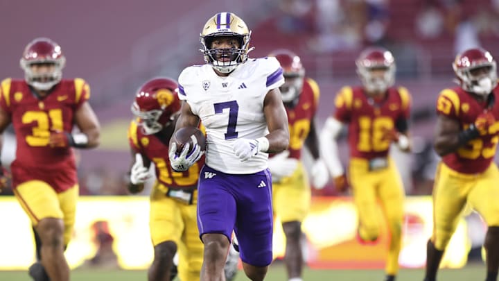 Washington Huskies running back Dillon Johnson (7)