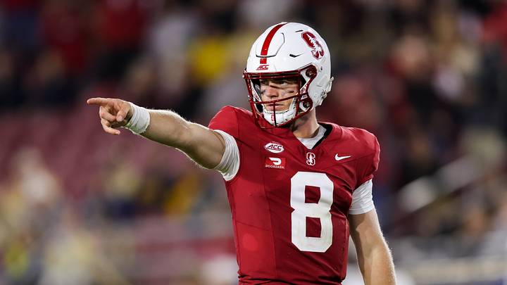 Quarterback Davis Warren led Stanford to an upset of Georgia Tech Quarterback Davis Warren led Stanford to an upset of Georgia Tech