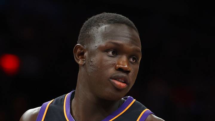 Phoenix, Arizona, USA; Phoenix Suns center Khaman Maluach (10) against the Los Angeles Lakers at Mortgage Matchup Center on Dec 23, 2025. Phoenix, Arizona, USA; Phoenix Suns center Khaman Maluach (10) against the Los Angeles Lakers at Mortgage Matchup Center on Dec 23, 2025.