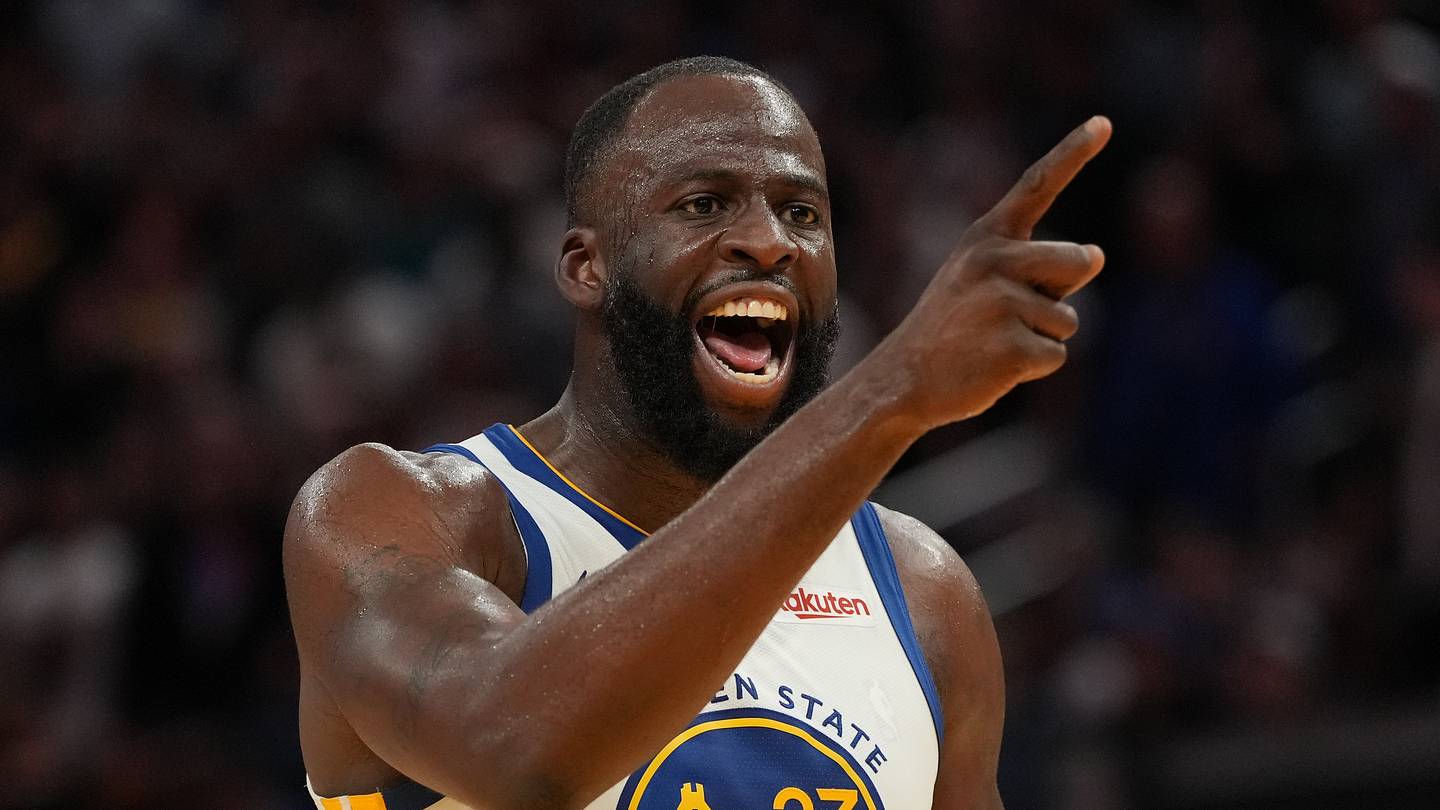 Draymond Green delay gives Warriors fans one last hope after LeBron James miss