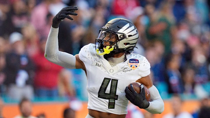 Oregon defensive back Brandon Finney Jr. 