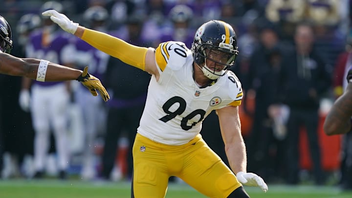 Dec 7, 2025; Baltimore, Maryland, USA; Pittsburgh Steelers linebacker T.J. Watt (90) chases down Baltimore Ravens quarterback Lamar Jackson (8) during the first half at M&T Bank Stadium. Mandatory Credit: Mitch Stringer-Imagn Images Dec 7, 2025; Baltimore, Maryland, USA; Pittsburgh Steelers linebacker T.J. Watt (90) chases down Baltimore Ravens quarterback Lamar Jackson (8) during the first half at M&T Bank Stadium. Mandatory Credit: Mitch Stringer-Imagn Images