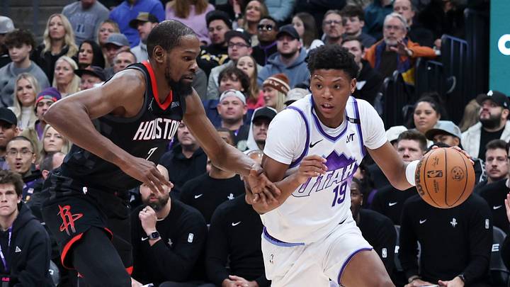 Nov 30, 2025; Salt Lake City, Utah, USA; Utah Jazz guard Ace Bailey (19) drives against Houston Rockets forward Kevin Durant (7) during the second quarter at Delta Center. Mandatory Credit: Rob Gray-Imagn Images Nov 30, 2025; Salt Lake City, Utah, USA; Utah Jazz guard Ace Bailey (19) drives against Houston Rockets forward Kevin Durant (7) during the second quarter at Delta Center. Mandatory Credit: Rob Gray-Imagn Images