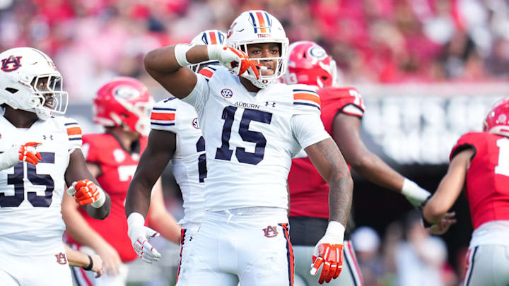 Auburn Tigers defensive end Keldric Faulk goes No. 6 overall to the Carolina Panthers in ESPN's latest mock draft.