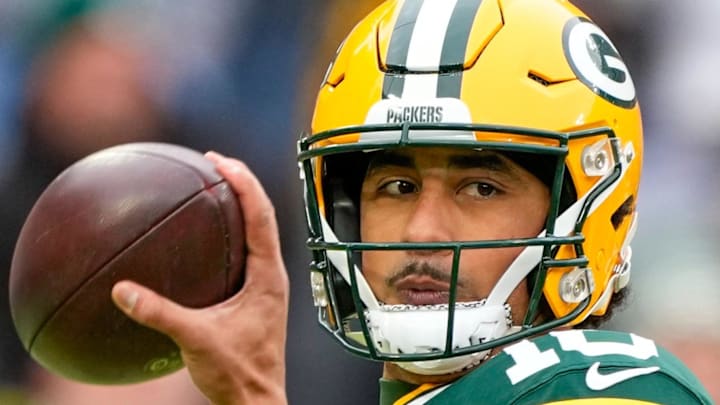 Green Bay Packers quarterback Jordan Love (10) throws the ball against the Minnesota Vikings at Lambeau Field. 