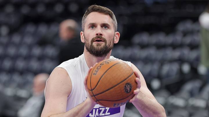 Nov 28, 2025; Salt Lake City, Utah, USA; Utah Jazz forward Kevin Love (42) warms up before the game against the Sacramento Kings at Delta Center. Mandatory Credit: Chris Nicoll-Imagn Images Nov 28, 2025; Salt Lake City, Utah, USA; Utah Jazz forward Kevin Love (42) warms up before the game against the Sacramento Kings at Delta Center. Mandatory Credit: Chris Nicoll-Imagn Images