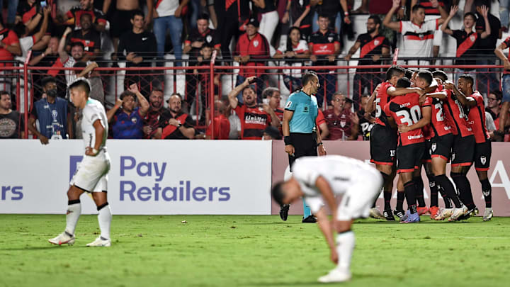 Campeão goiano começou a Sul-Americana a todo vapor e nem tomou conhecimento do time equatoriano