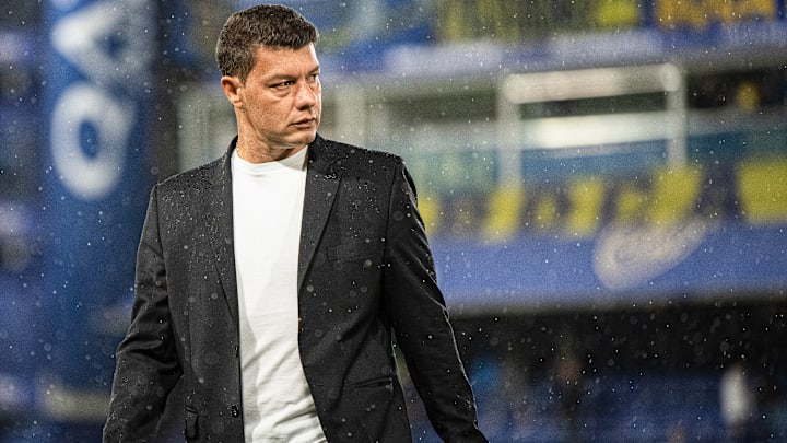 Usted elije los once para viajar a Brasil, míster.