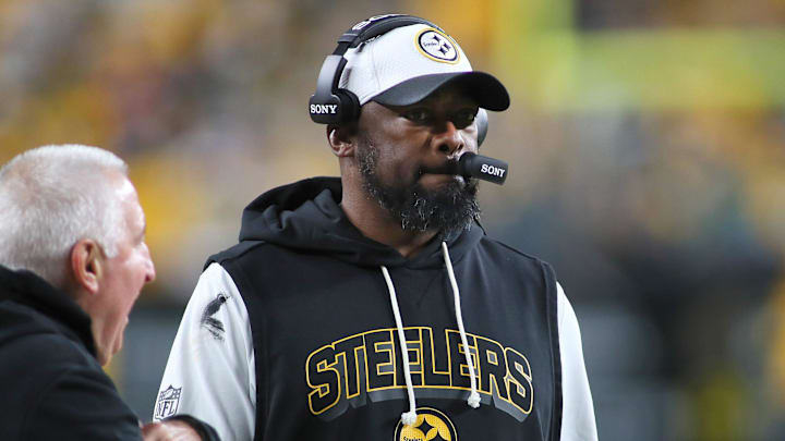 Pittsburgh Steelers head coach Mike Tomlin looks on as the clock winds down during the second half against the Green Bay Packers at Acrisure Stadium in Pittsburgh, PA on October 26, 2025. Pittsburgh Steelers head coach Mike Tomlin looks on as the clock winds down during the second half against the Green Bay Packers at Acrisure Stadium in Pittsburgh, PA on October 26, 2025.