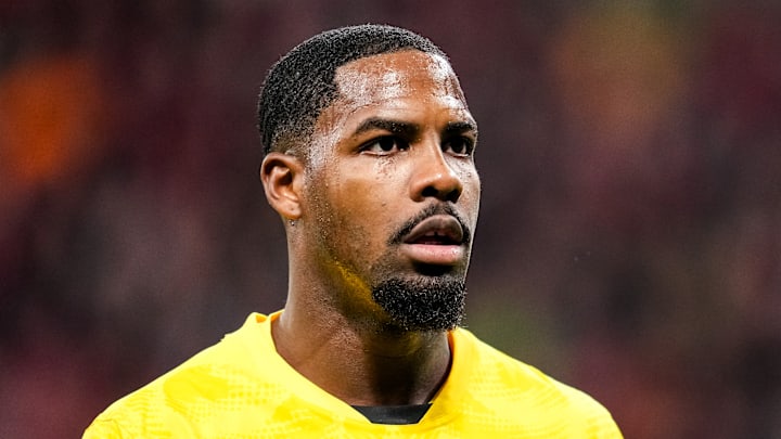 Mike Maignan est annoncé capitaine.