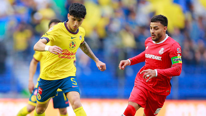 Kevin Álvarez y Alexis Vega durante la fase regular del C2025