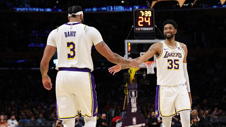 Anthony Davis y Christian Wood compartieron duela en simultáneo para los Lakers en algunas ocasiones durante el curso pasado