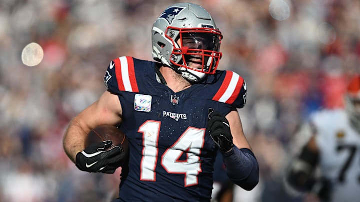 New England Patriots - Linebacker Robert Spillane