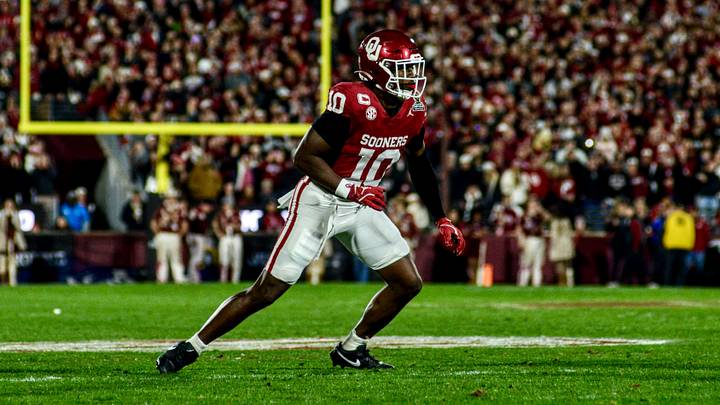 Oklahoma linebacker Kip Lewis competes against Alabama in the CFP.